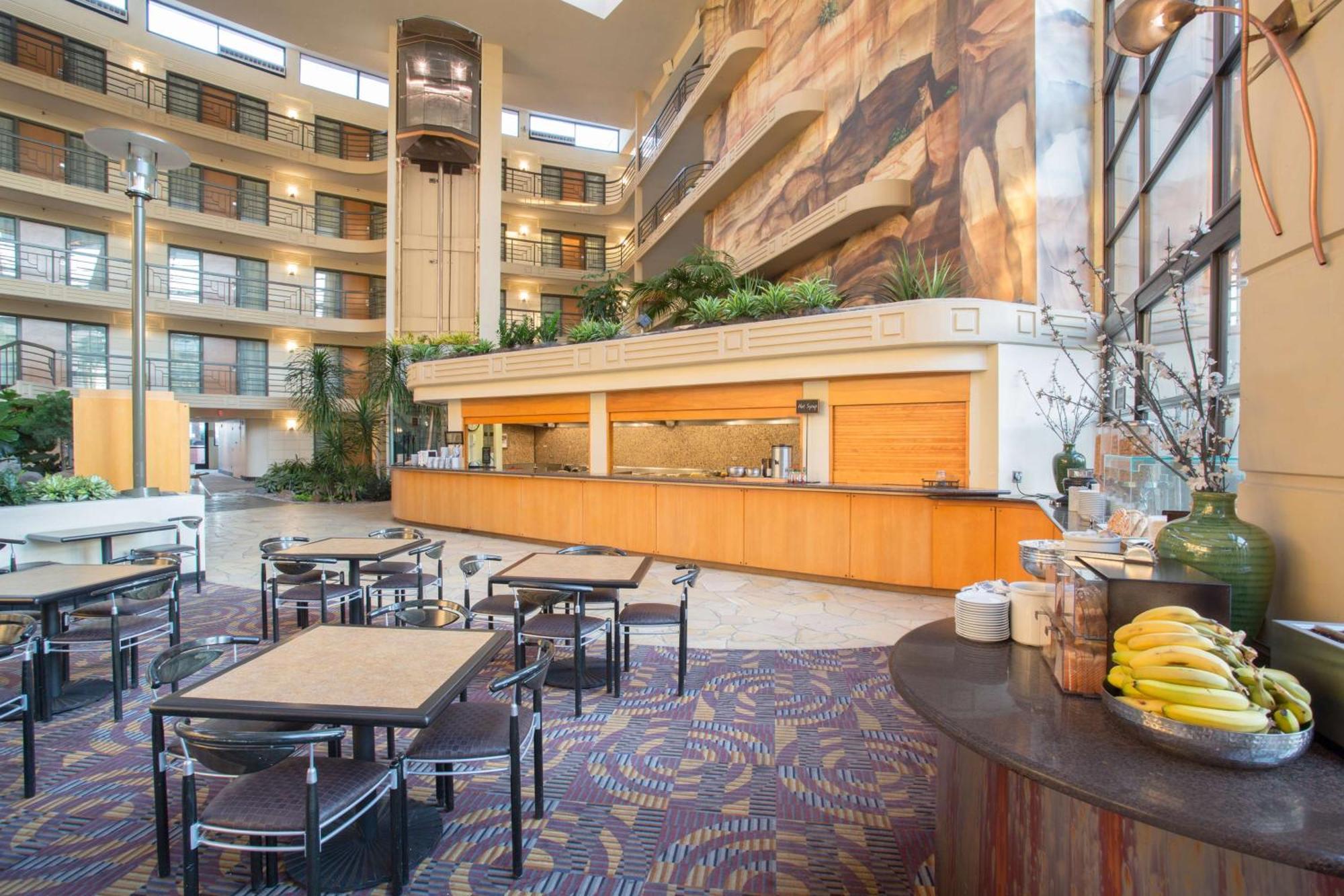 Embassy Suites By Hilton Phoenix Biltmore Kültér fotó