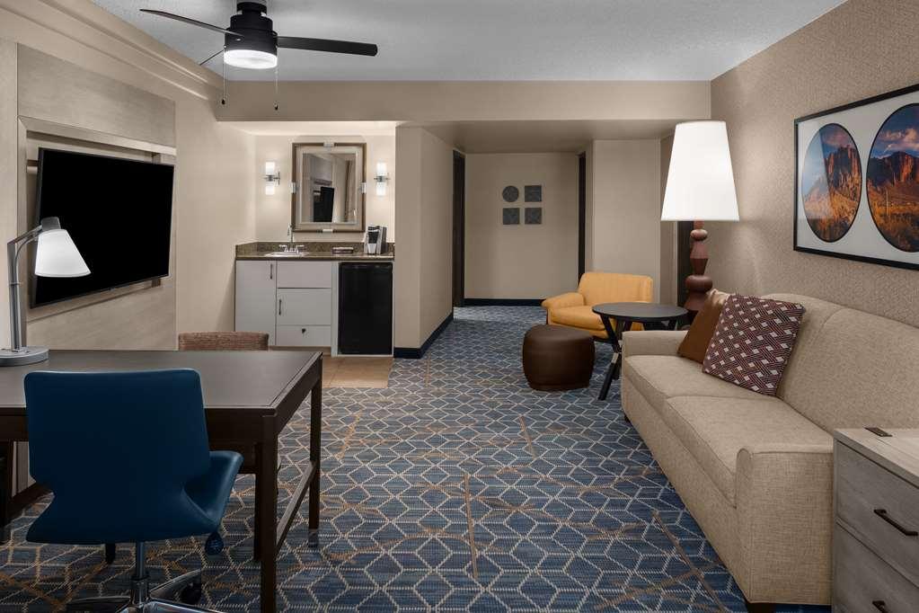 Embassy Suites By Hilton Phoenix Biltmore Szoba fotó