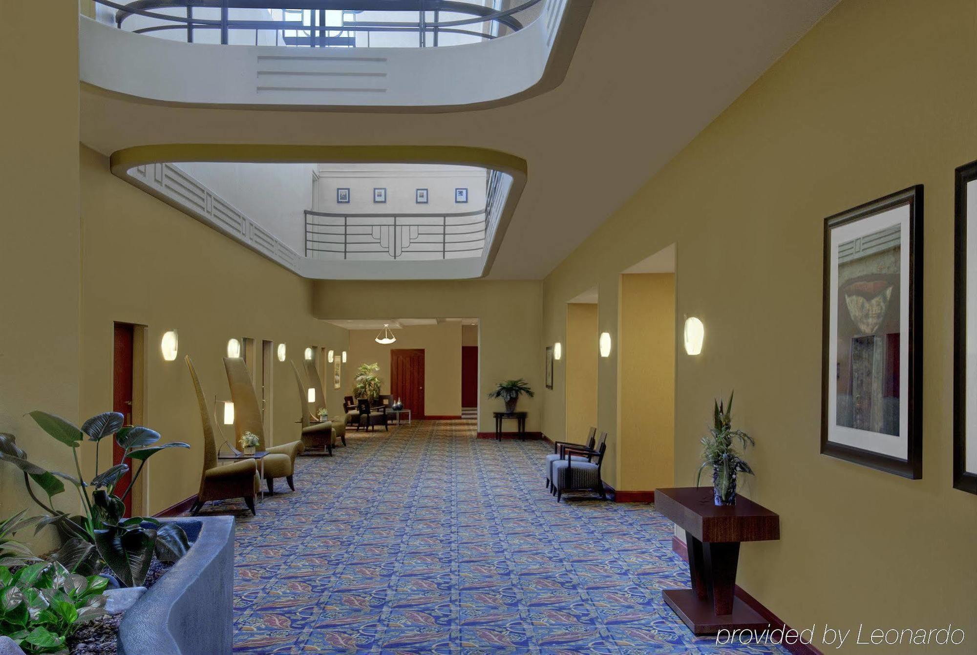 Embassy Suites By Hilton Phoenix Biltmore Beltér fotó